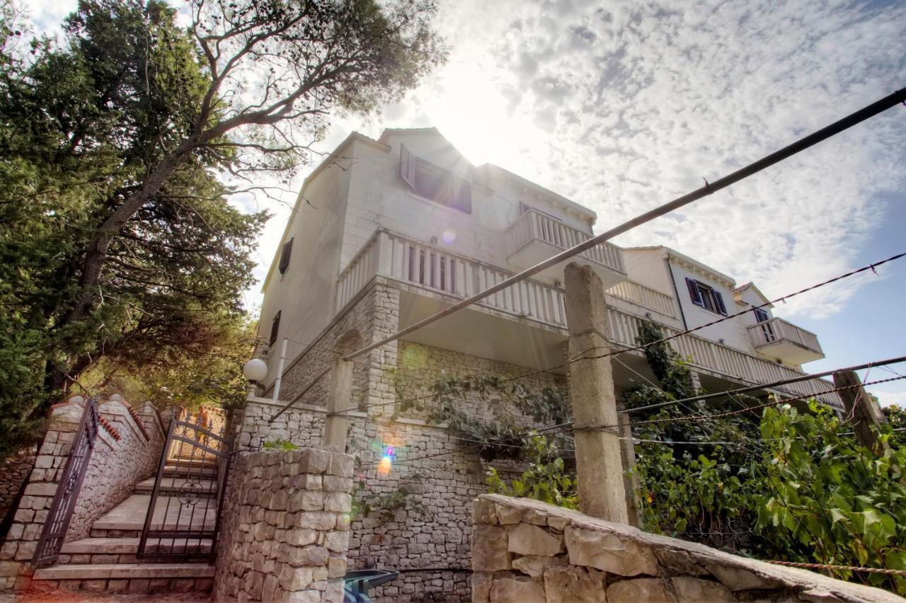 פוצ'ישצ'ה White House In The Forest מראה חיצוני תמונה